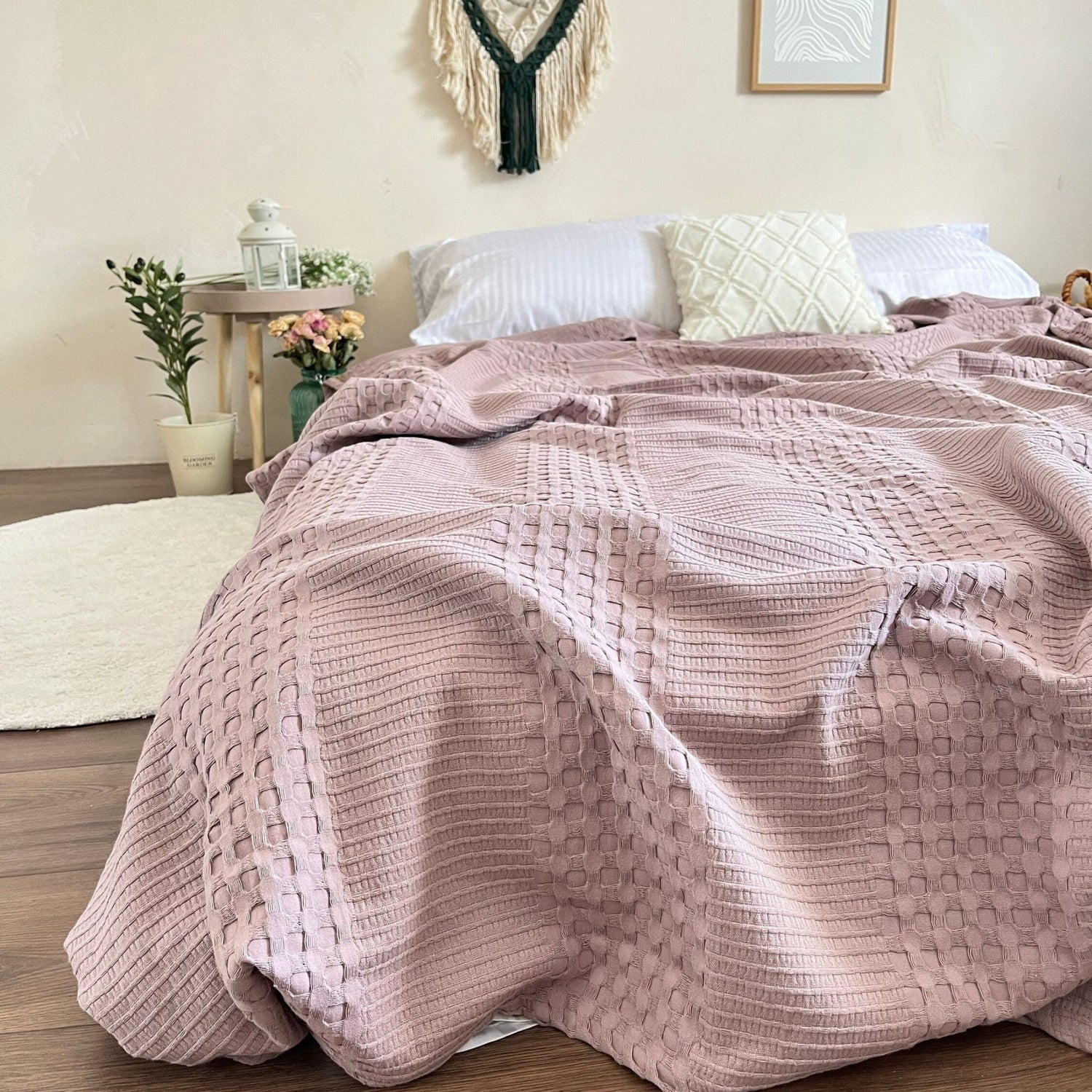 Home & Garden > Linens & Bedding > Bedding > Quilts & Comforters